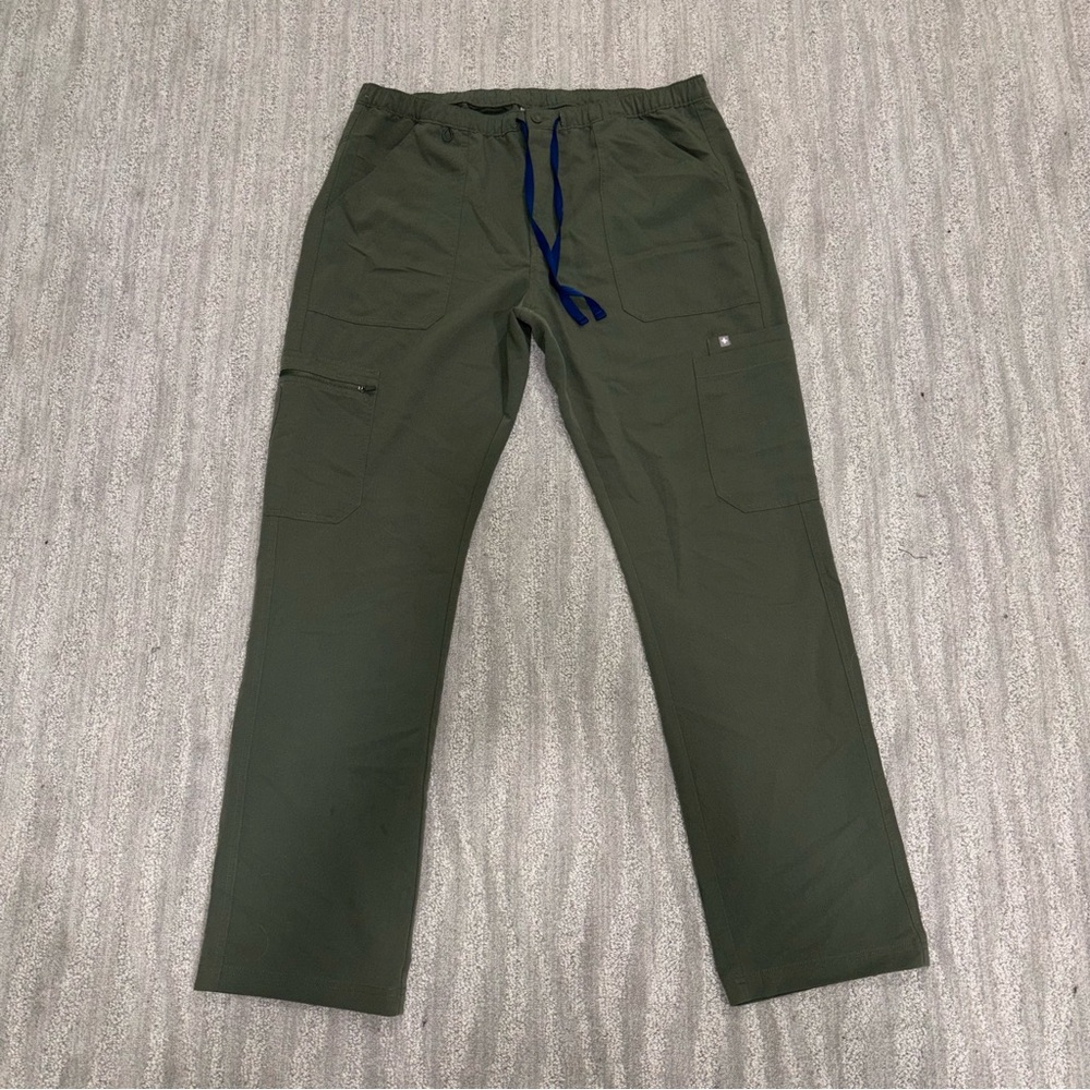 Figs Cairo Cargo Scrub Pants Olive Green Logo Technical Collection Men’s Size XL